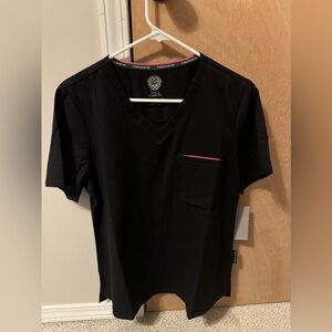 NWT Vince Camuto black scrub top